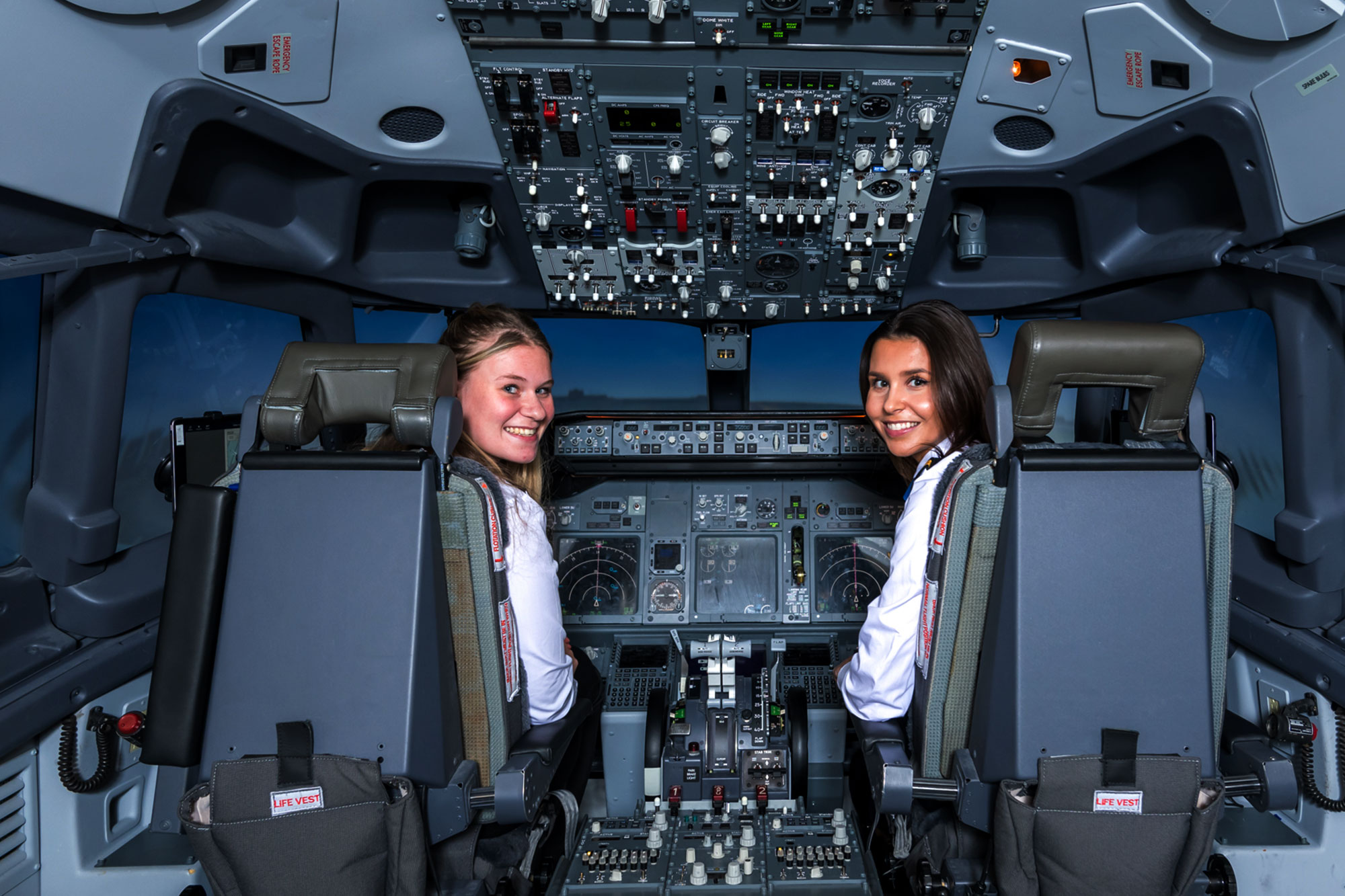 How much does it cost to become an airline pilot?